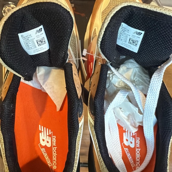 New Balance Men's Beige and Black Sneakers - Picture 5 of 8